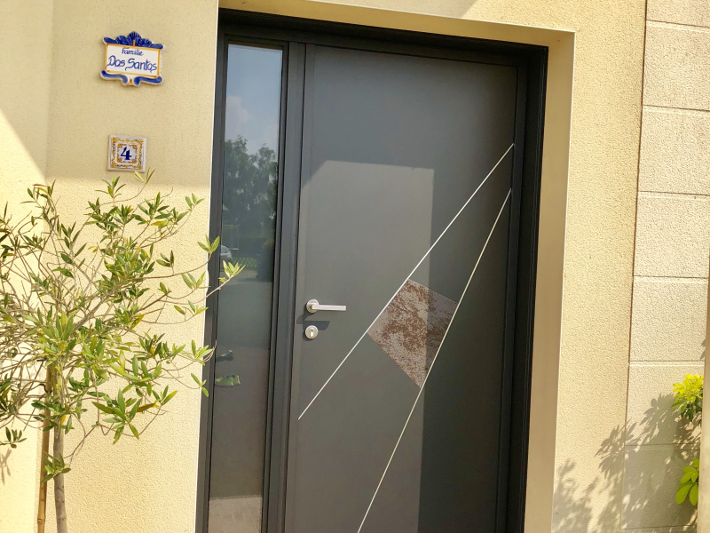 Porte avec motif céramique motif bois