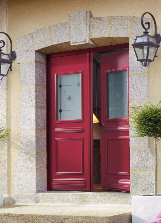 pose d'une porte d'entrée à double battant