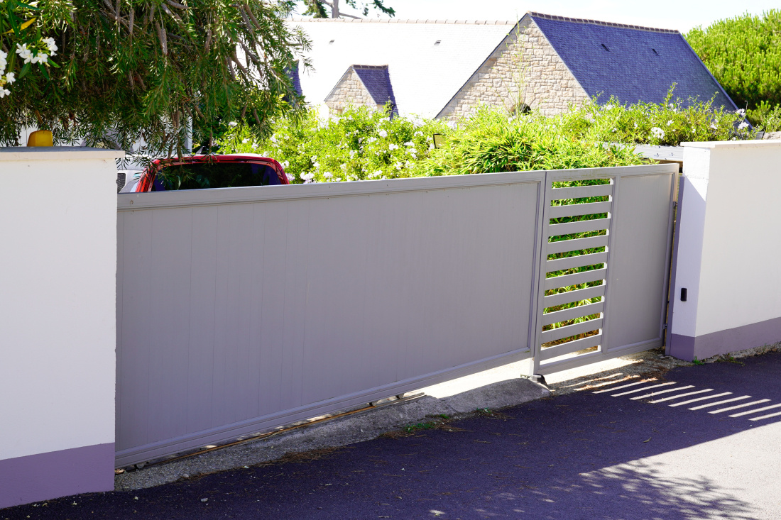 Portail coulissant en aluminium