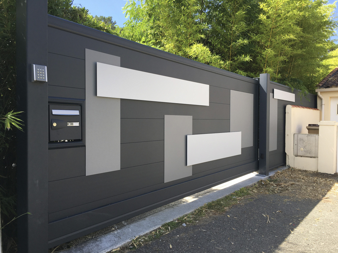 Portail motorisé alu moderne et design