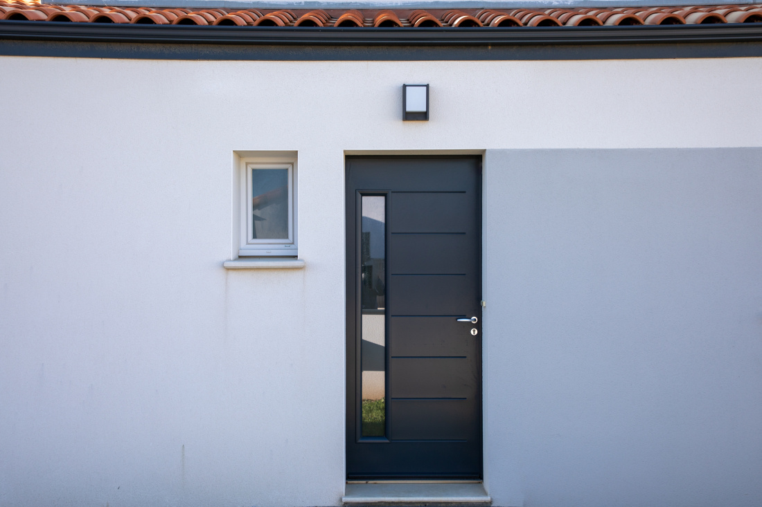 Les causes et cons&eacute;quences des infiltrations au niveau de la porte d&rsquo;entr&eacute;e